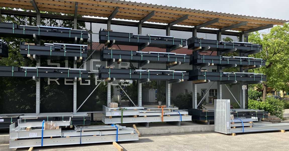 kragarmregal-mit-dach-und-windschutznetz Kragarmregal mit Dach und Windschutznetz