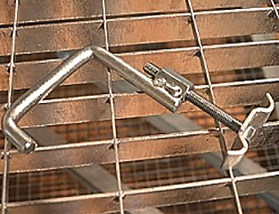 Befestigungshaken für Gitterroste am Kragarmregal