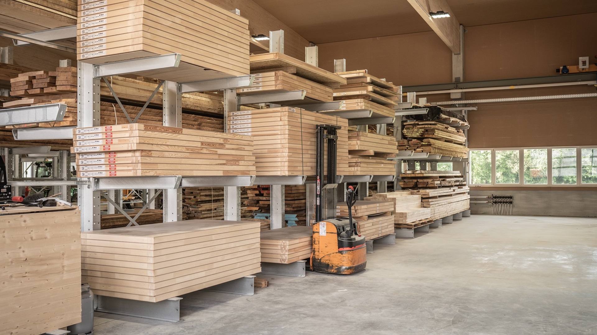 Welche Branchen benötigen Kragarmregale?