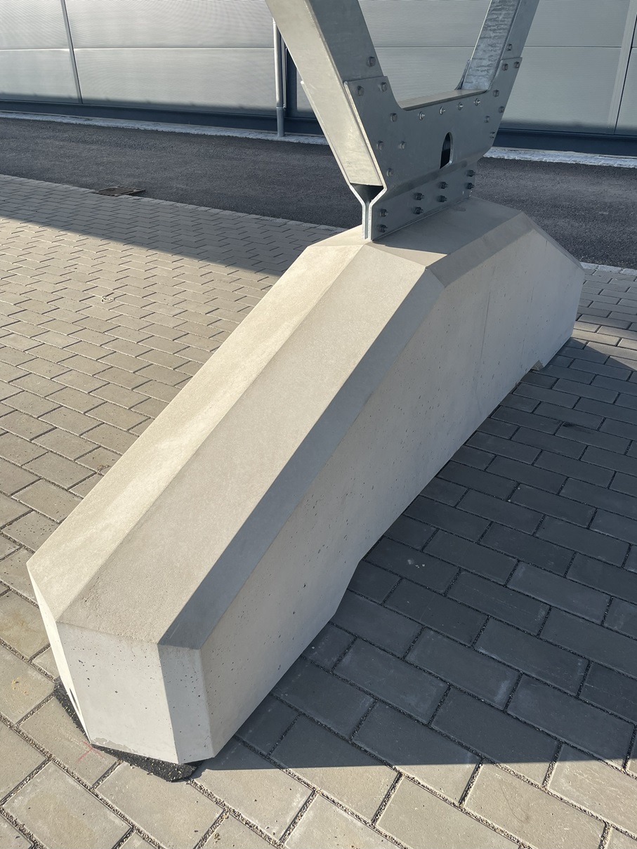 Singer Carport - Beton Fertigteil als Fußteil